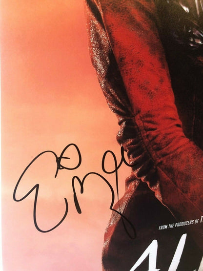 Photo autographiée 12x18 signée par Eiza Gonzalez Affiche du film Alita JSA