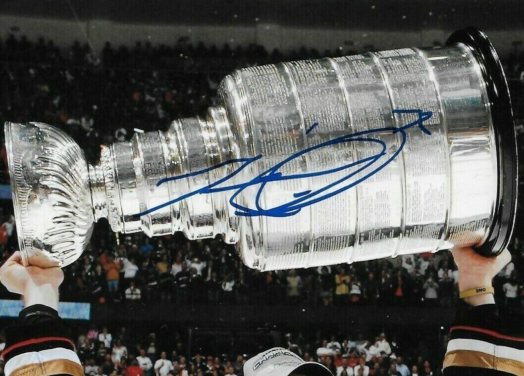 Autographed Anaheim Ducks Travis Moen Stanley Cup 8x10 Photo Original
