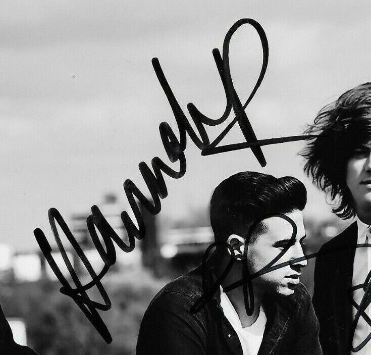 Autographed London Grammar signed 8x10 Photo Hannah Reid full name