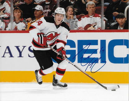 Photo 8x10 autographiée par Adam Henrique des Devils du New Jersey #2