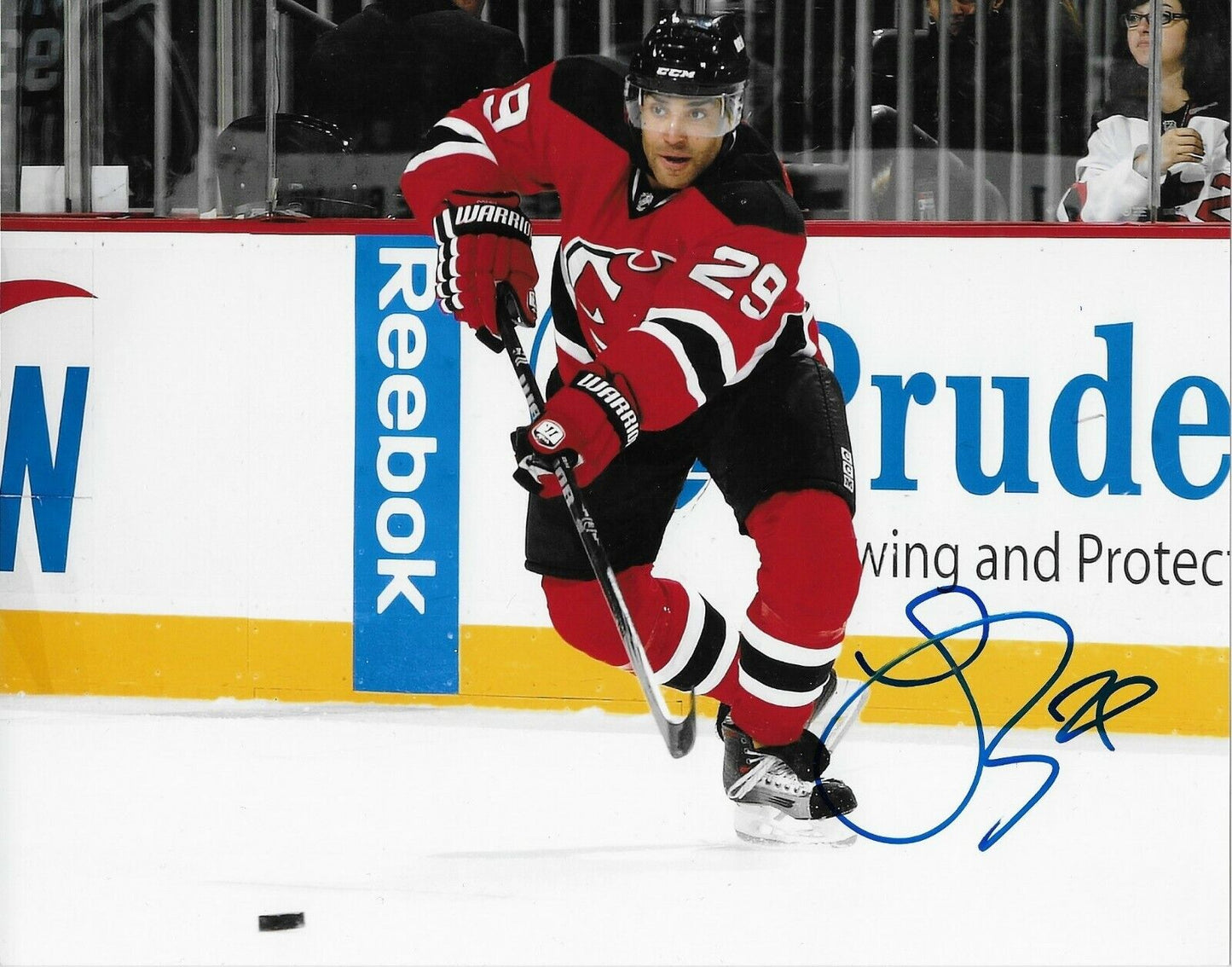 Photo autographiée 8x10 signée Johnny Oduya par les Devils du New Jersey #1