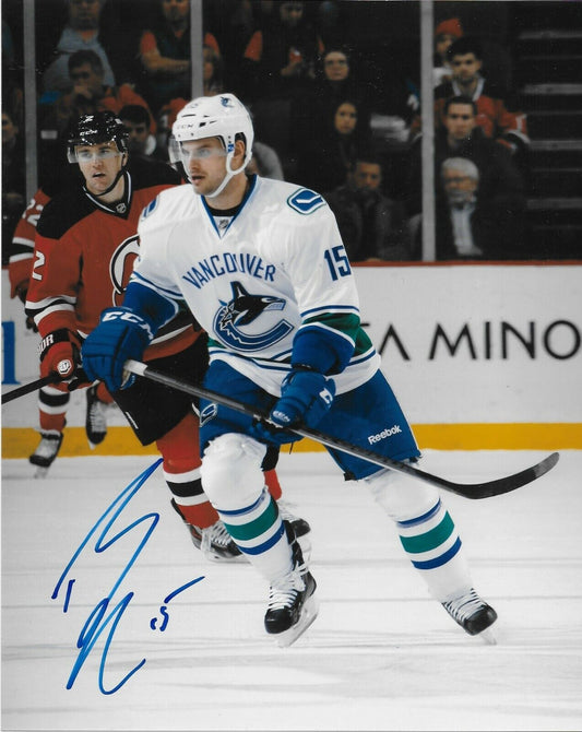 Autographed Vancouver Canucks Brad Richardson 8x10 Photo Original