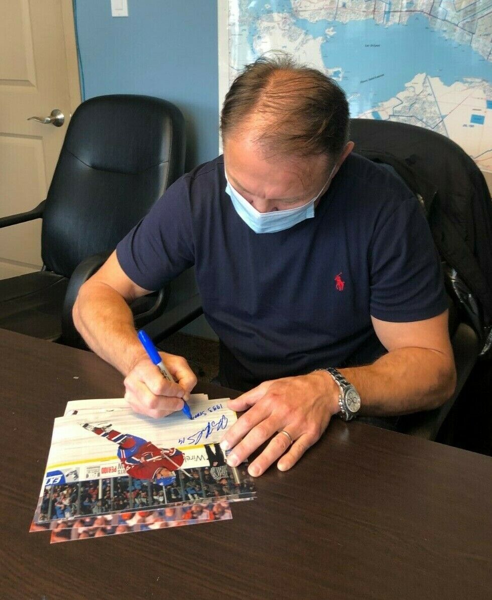 Auto. Montreal Canadiens Oleg Petrov 8x10 Photo with Inscription 93 Stanley Cup