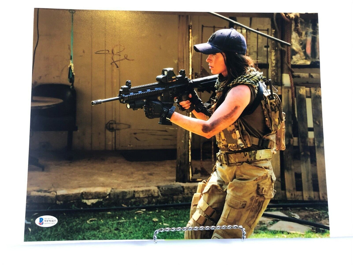 Autographed Megan Fox Rogue 11x14 Photo signed Beckett witnessed