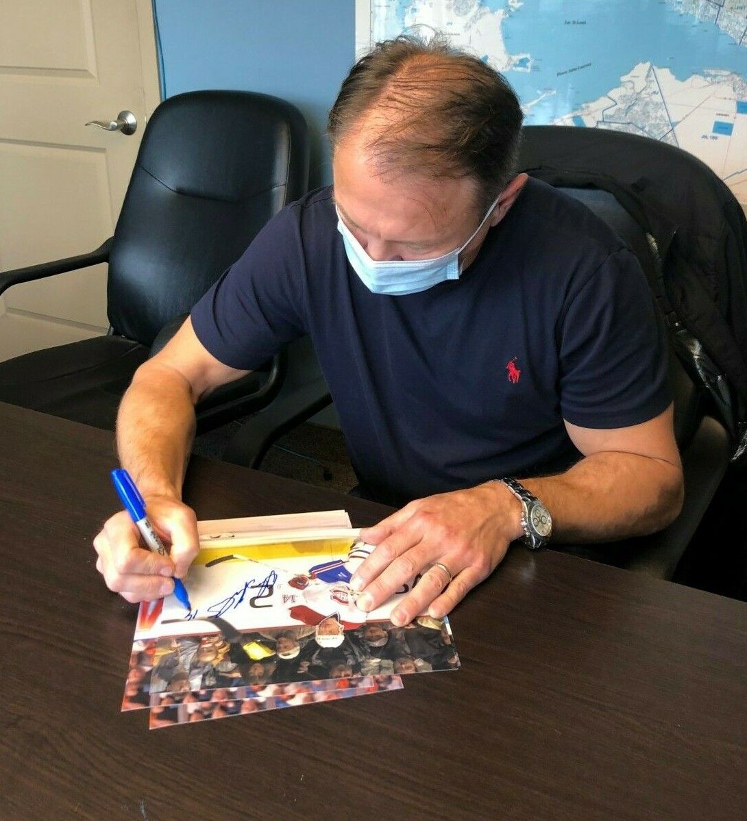 Photo 8x10 autographiée par Oleg Petrov des Canadiens de Montréal #5 Original