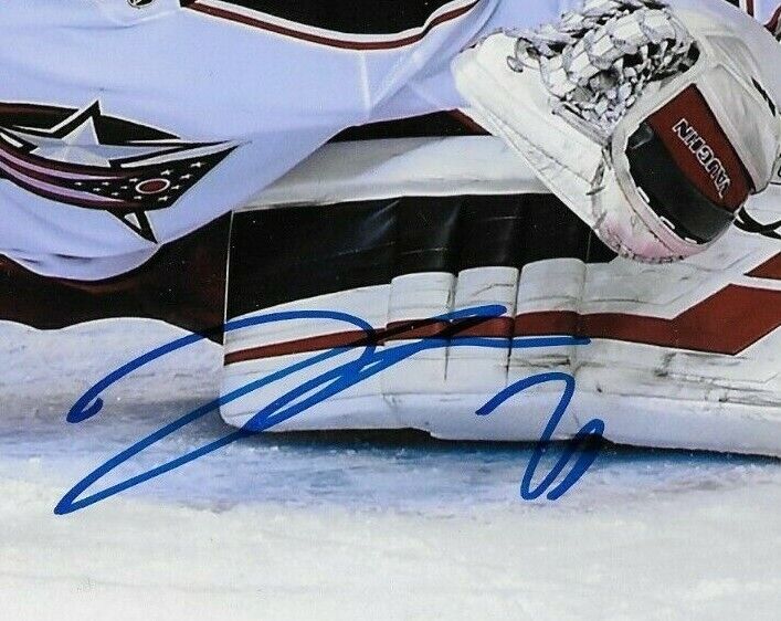 Photo 8x10 autographiée par Joonas Korpisalo des Blue Jackets de Columbus #2