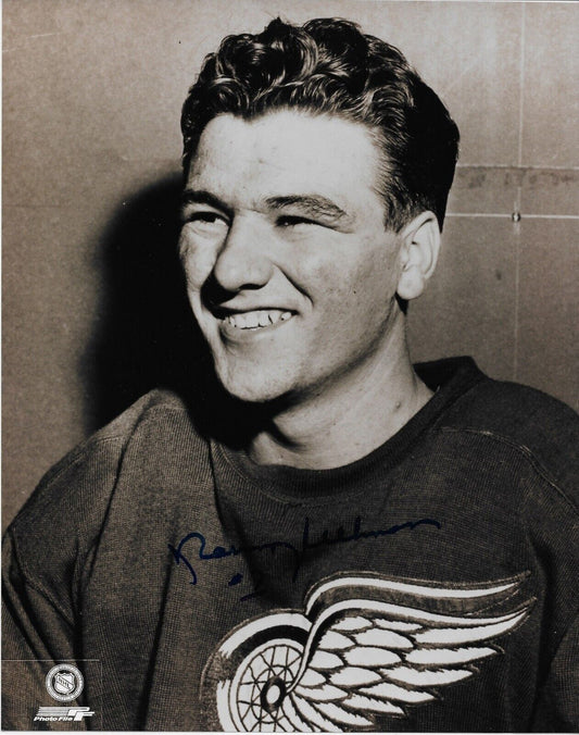 Autographed Hall of Famer Detroit Red Wings Bill Gadsby 8x10 Photo Original
