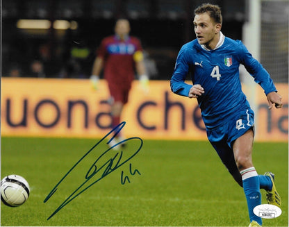 Auto. Domenico Criscito Italie Toronto FC 8x10 Photo #4 avec authentification JSA