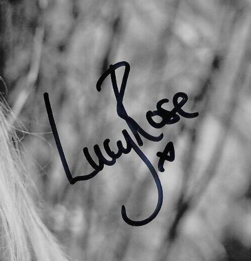 Photo autographiée de la chanteuse-compositrice Lucy Rose 8x10 avec Bombay Bicycle