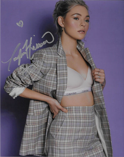 Autographed Actress Taylor Hickson Motherland Signed 8x10 Photo #2 Original