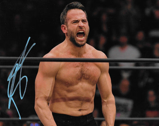 Photo AEW 8x10 signée par Roderick Strong, catcheur, n°2, originale