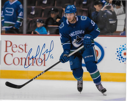 Photo autographiée 8x10 signée par Cole Cassels des Canucks de Vancouver #2