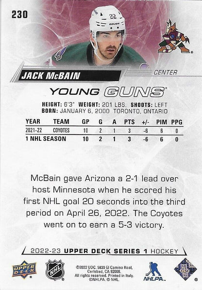 Carte de recrue Upper Deck Young Guns 2022-23 signée Jack McBain des Arizona Coyotes