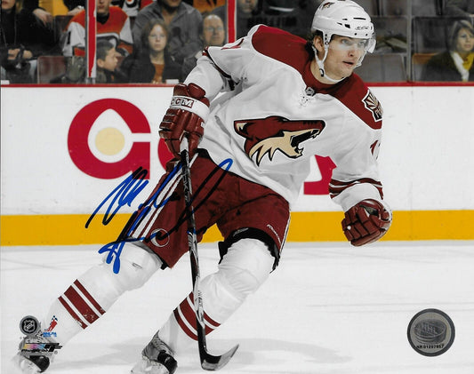 Photo autographiée 8x10 de Martin Hanzal des Coyotes de l'Arizona n°2