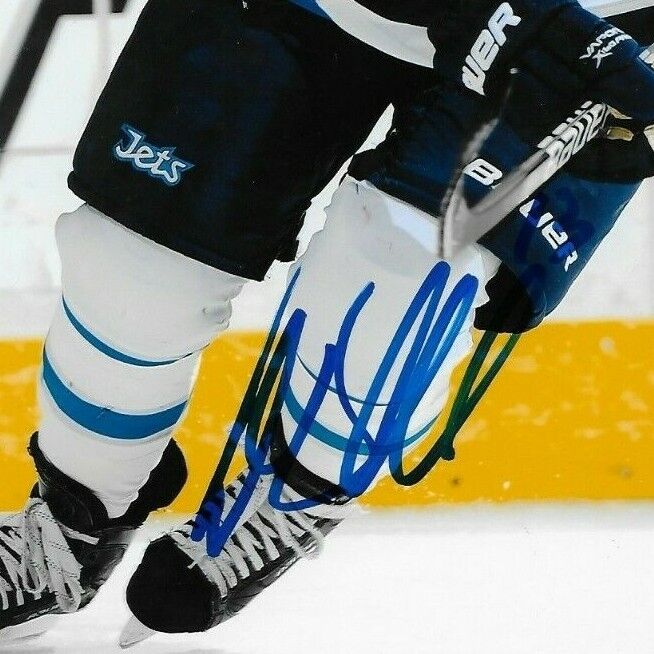 Signed Kyle Wellwood Winnipeg Jets Autographed 8x10 Photo #1 Original