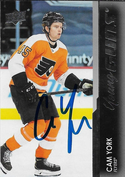 Carte de recrue Young Guns des Flyers de Philadelphie signée Cam York 2021-22