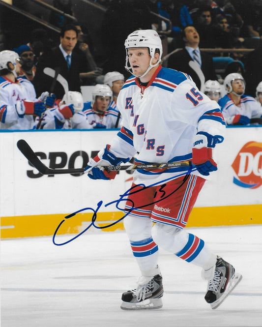Photo 8x10 autographiée par Derek Dorsett des Rangers de New York #2
