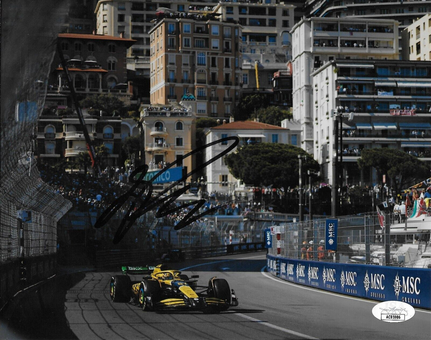 Photo 8x10 signée Oscar Piastri McLaren Mercedes Formule 1 #2 Authentification JSA