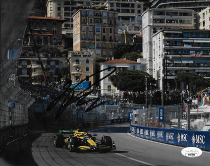 Photo 8x10 signée Oscar Piastri McLaren Mercedes Formule 1 #2 Authentification JSA