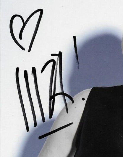 Signed Iliza Shlesinger Last Comic Standing Autographed 8x10 Photo #9 Original