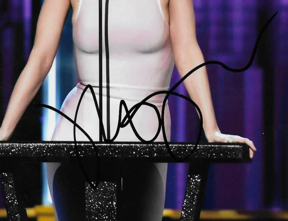 Signed Nikki Glaser Comedian Autographed 8x10 Photo #6 Original