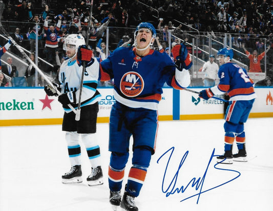 Photo autographiée 8x10 signée Maxim Tsyplakov des Islanders de New York #1