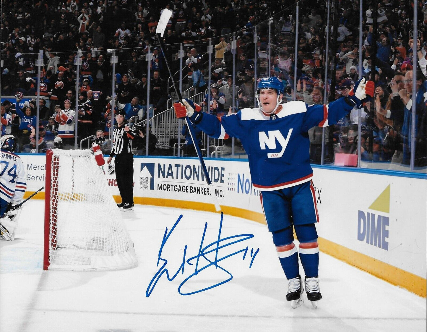 Photo 8x10 autographiée par Bo Horvat des Islanders de New York #2