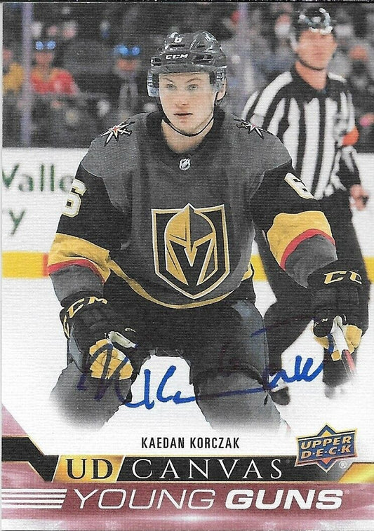 Carte Rookie 2022-23 des Golden Knights signée Kaedan Korczak UD Young Guns