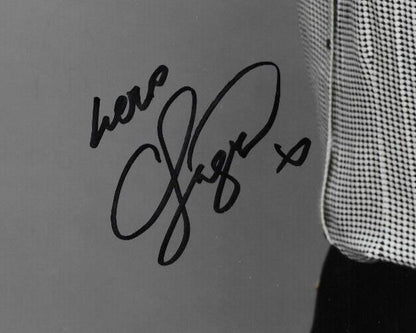 Photo autographiée 8x10 de Doctor Who signée Gugu Mbatha-Raw #2 JSA Authentication