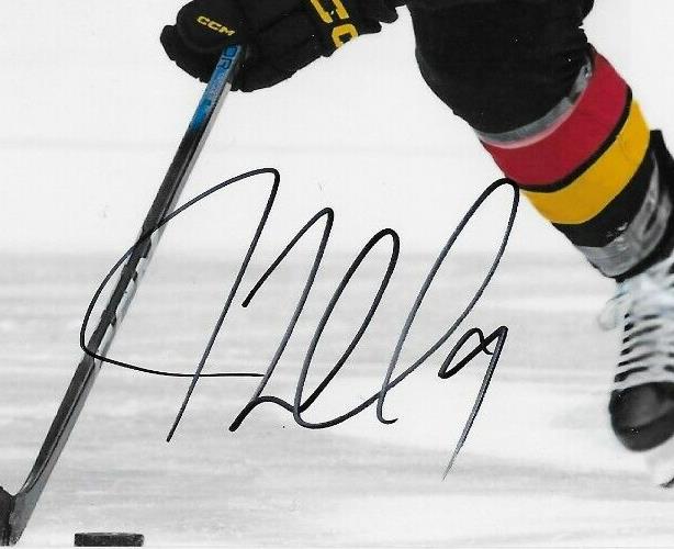 Photo autographiée 8x10 signée JT Miller des Canucks de Vancouver #1