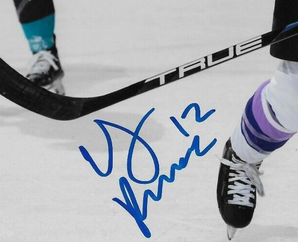 Photo autographiée 8x10 de Kelly Pannek PWHL Minnesota Frost n° 10 originale