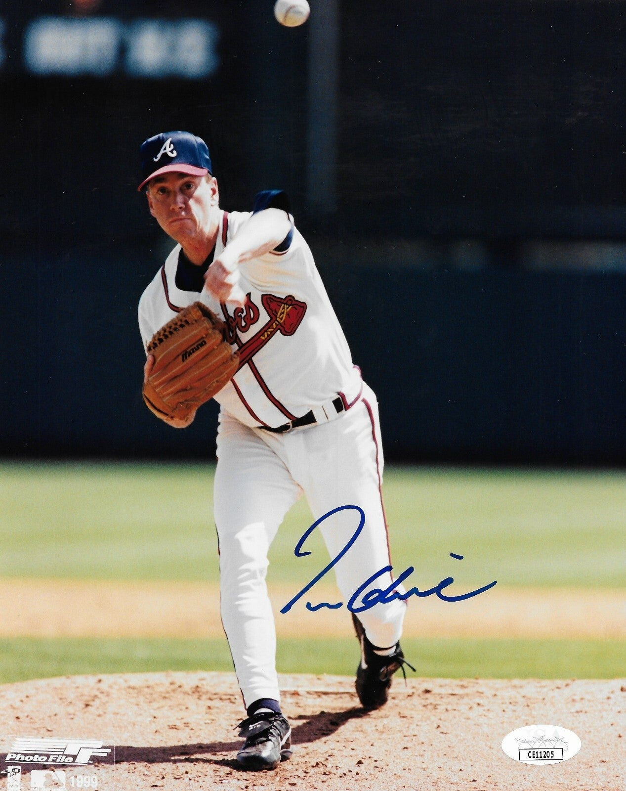 Signed Tom Glavine Atlanta Braves Hall of Famer 8x10 Photo #2 JSA Authentication
