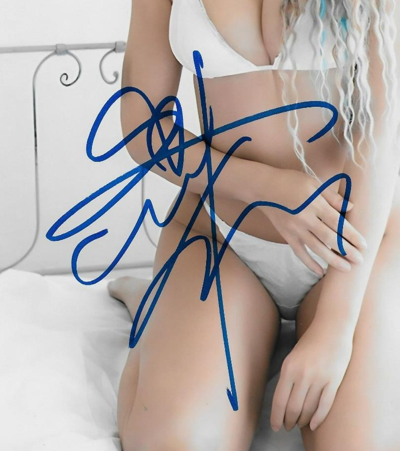 Signed Giulia Smack Down NXT Autographed 8x10 Photo #2 Original