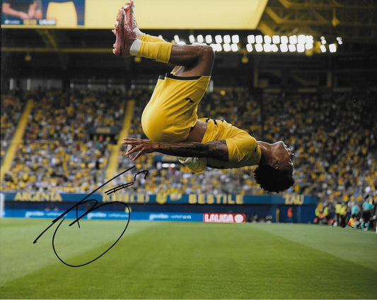 Signed Tajon Buchanan Villarreal FC Team Canada FC Soccer 8x10 Photo #2 Original