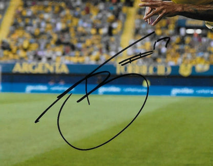 Signed Tajon Buchanan Villarreal FC Team Canada FC Soccer 8x10 Photo #2 Original