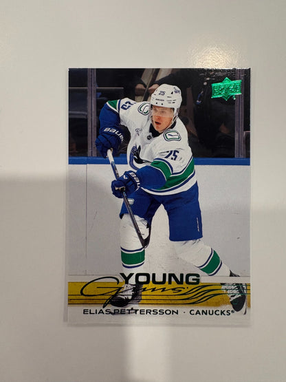 Upper Deck 2025-26 Holiday Young Guns Elias Pettersson Vancouver Canucks 223