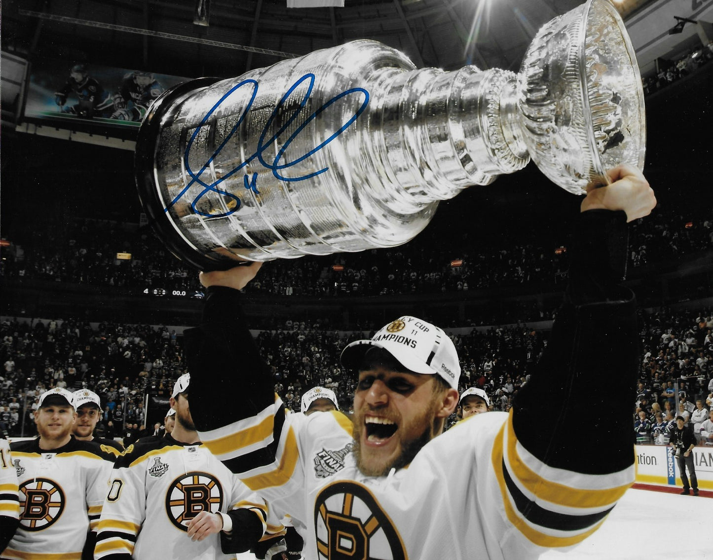 Signed Gregory Campbell Boston Bruins 2011 Stanley Cup 8x10 Photo #1 Original